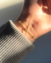 Load image into Gallery viewer, 18k Gold Forever Flower Bracelet (Watersafe)