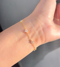 Load image into Gallery viewer, Sterling Silver Mini Flower Bracelet