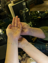 Load image into Gallery viewer, Sterling Silver Mini Flower Bracelet