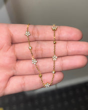 Load image into Gallery viewer, 18k Gold Mini Flower Necklace