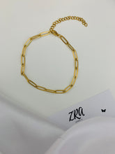 Load image into Gallery viewer, Pre-order Simple Paper Clip Bracelet - Gold