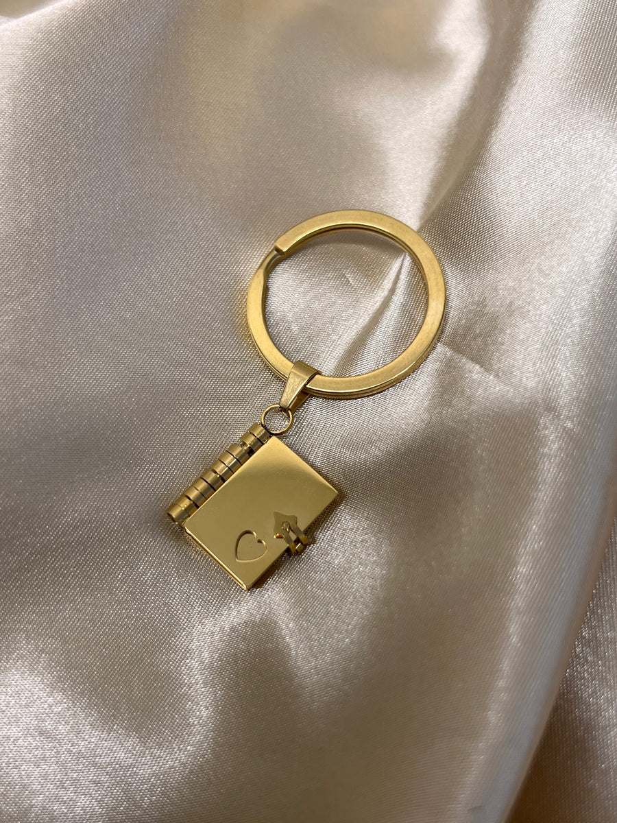 Book Keychain - Any Message Inside – ZRAjewels