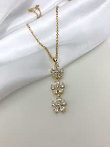Maria Triple Flower Necklace *18k Gold Plated