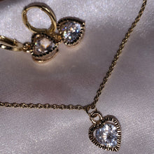 Load image into Gallery viewer, Sparkling Heart Necklace
