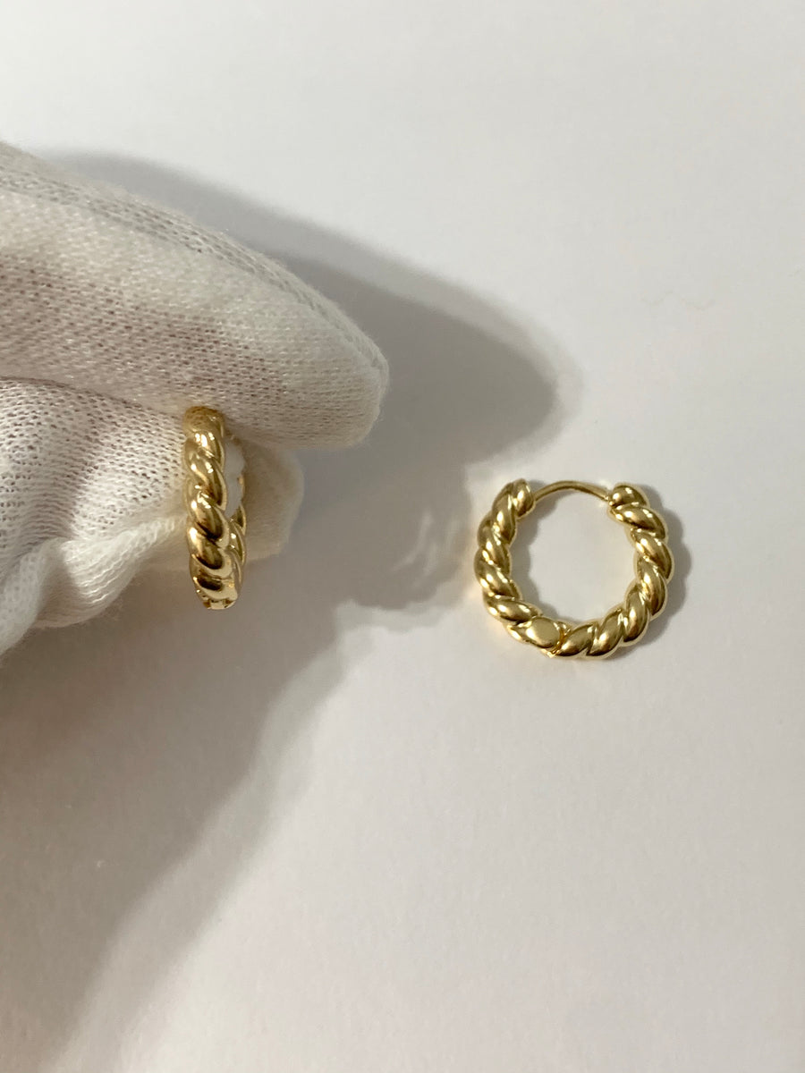 Ava Mini Hoops *18k Gold Plated* – ZRAjewels