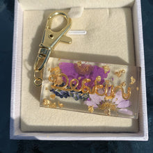 Load image into Gallery viewer, Personalised Flower Keychain
