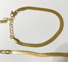 Load image into Gallery viewer, Snake Chain Bracelet
